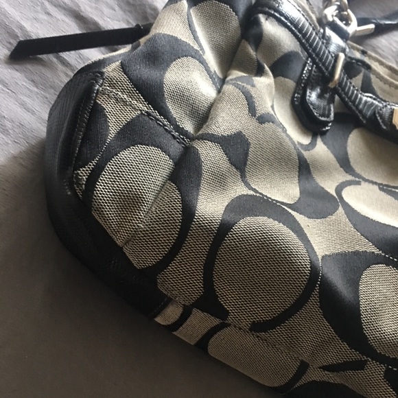 Coach Purse W/ Pockets - Picture 3 of 8